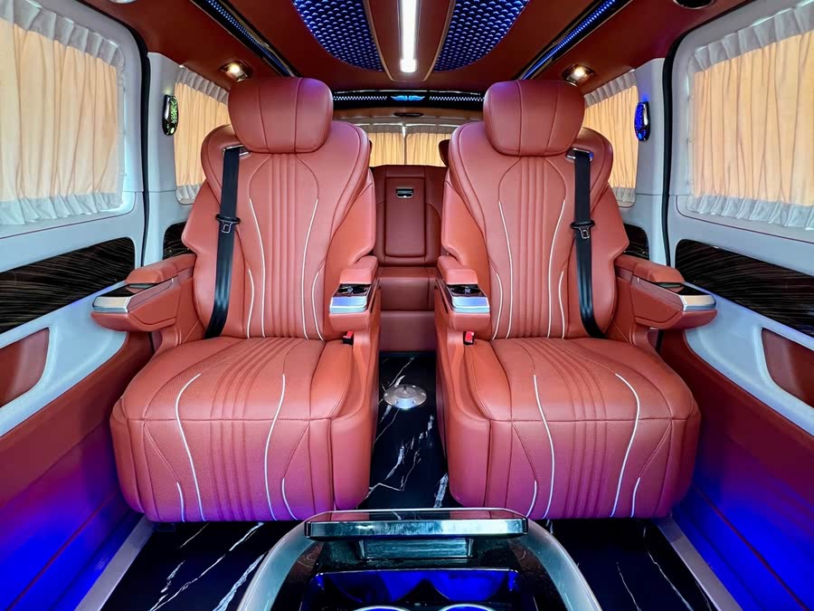 Discover undefined undefined Exterior Interior Images.Find all aspects and details of cars.