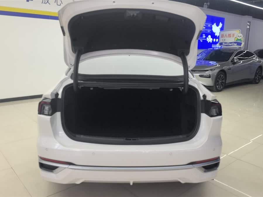 Discover undefined undefined Exterior Interior Images.Find all aspects and details of cars.