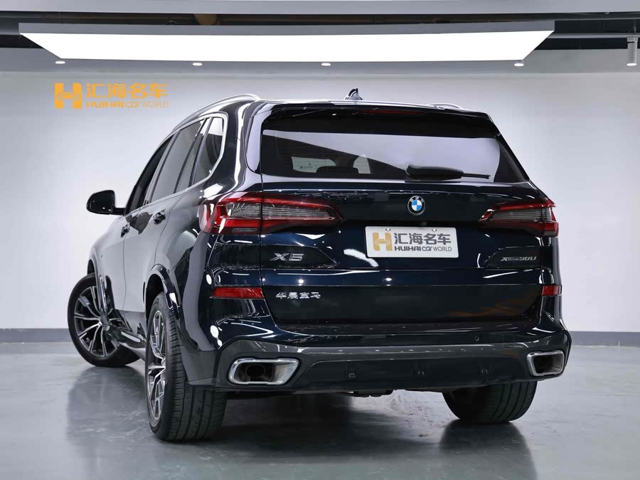Discover undefined undefined Exterior Interior Images.Find all aspects and details of cars.