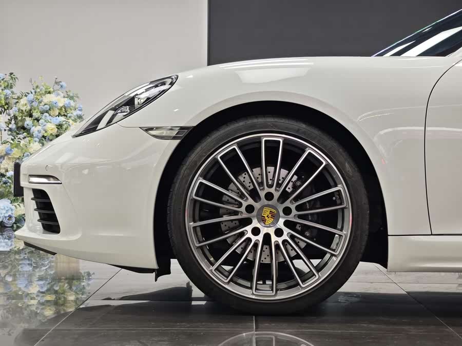 Discover undefined undefined Exterior Interior Images.Find all aspects and details of cars.