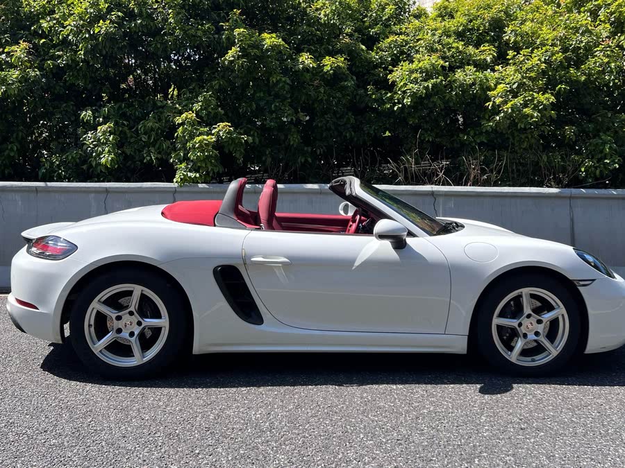 Discover undefined undefined Exterior Interior Images.Find all aspects and details of cars.