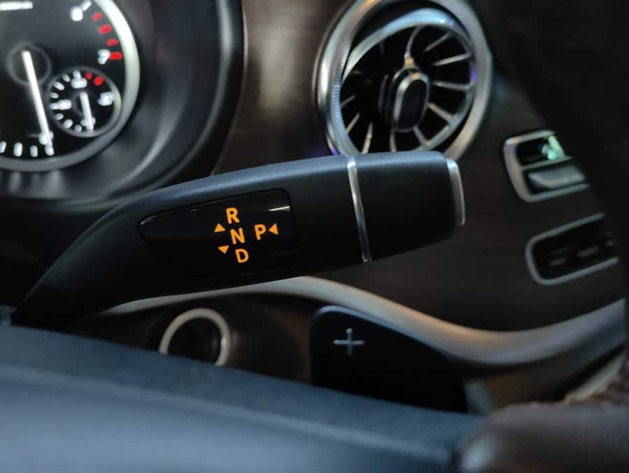 Discover undefined undefined Exterior Interior Images.Find all aspects and details of cars.