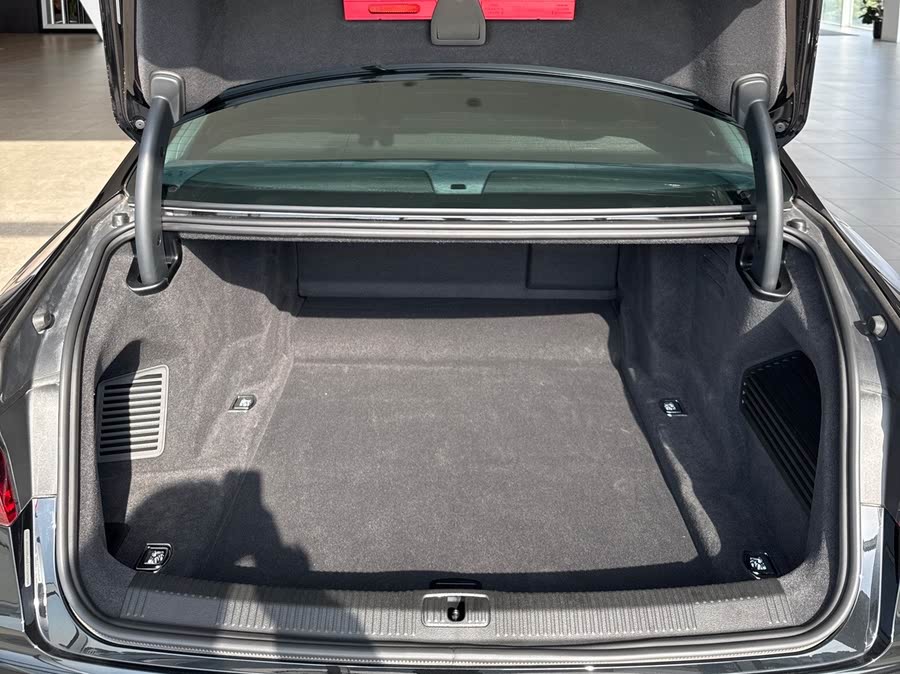 Discover undefined undefined Exterior Interior Images.Find all aspects and details of cars.