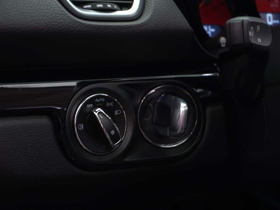 Discover undefined undefined Exterior Interior Images.Find all aspects and details of cars.