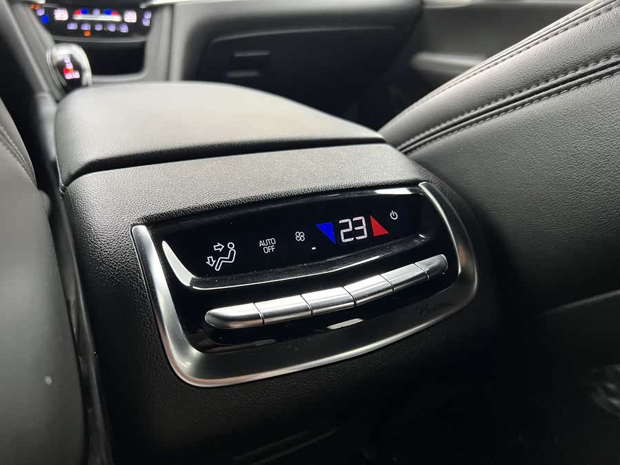 Discover undefined undefined Exterior Interior Images.Find all aspects and details of cars.