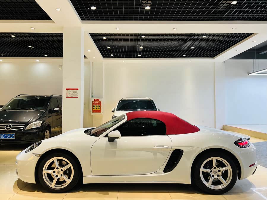 Discover undefined undefined Exterior Interior Images.Find all aspects and details of cars.