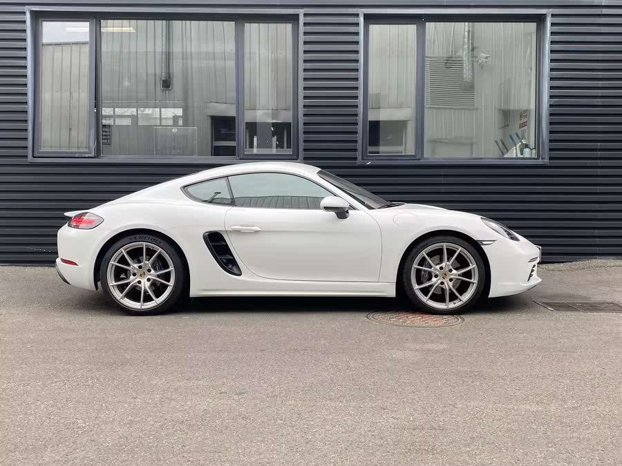 Discover undefined undefined Exterior Interior Images.Find all aspects and details of cars.