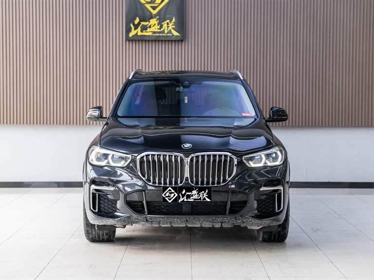 Discover undefined undefined Exterior Interior Images.Find all aspects and details of cars.