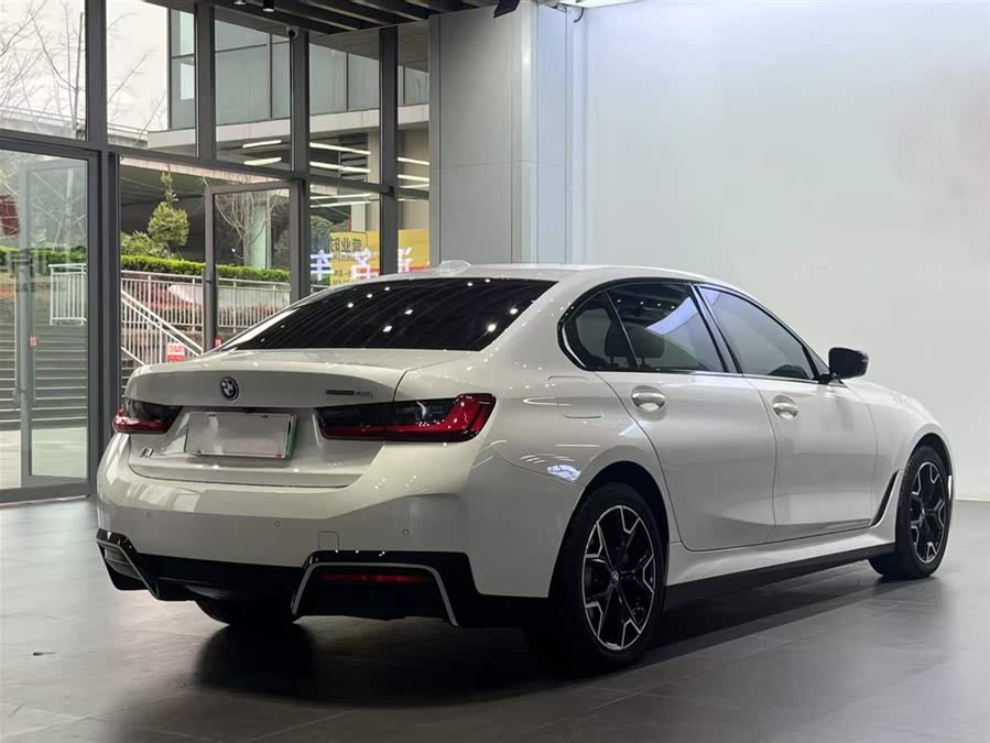 BMW i3 2024 eDrive 40 L Night Package