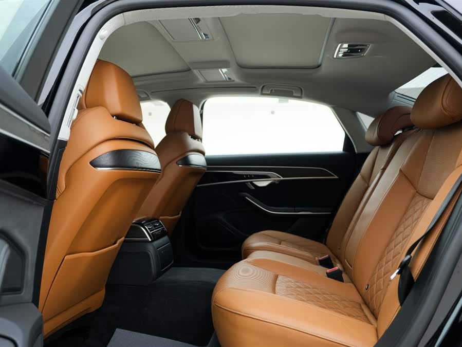 Discover undefined undefined Exterior Interior Images.Find all aspects and details of cars.