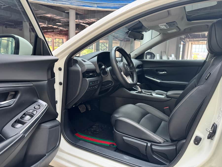 Discover undefined undefined Exterior Interior Images.Find all aspects and details of cars.