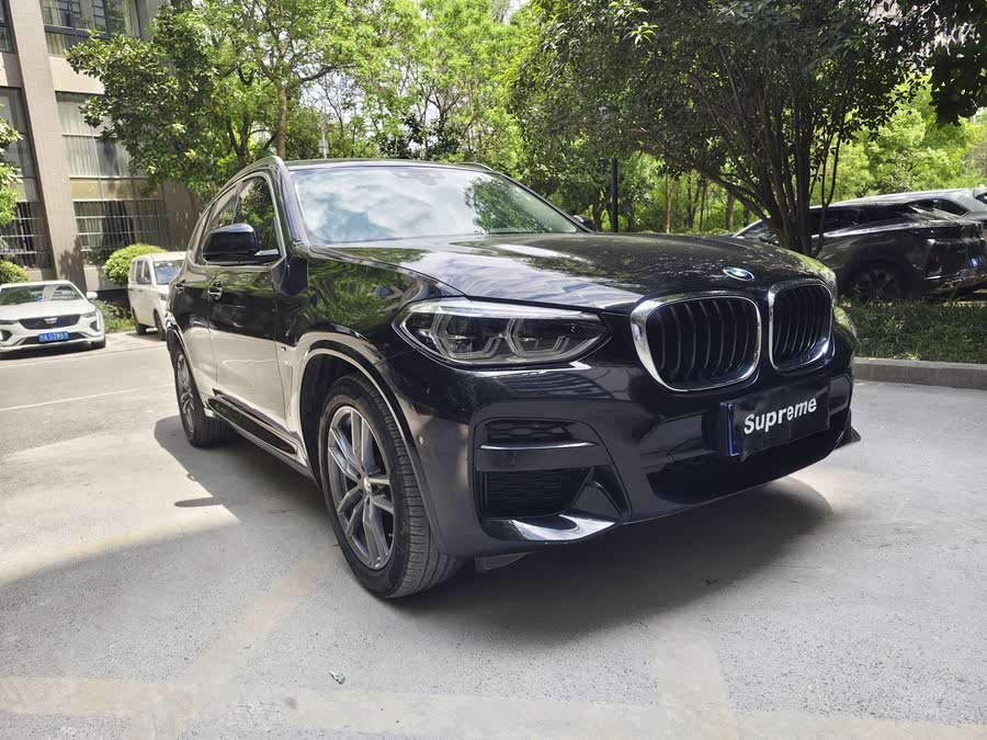 Discover undefined undefined Exterior Interior Images.Find all aspects and details of cars.