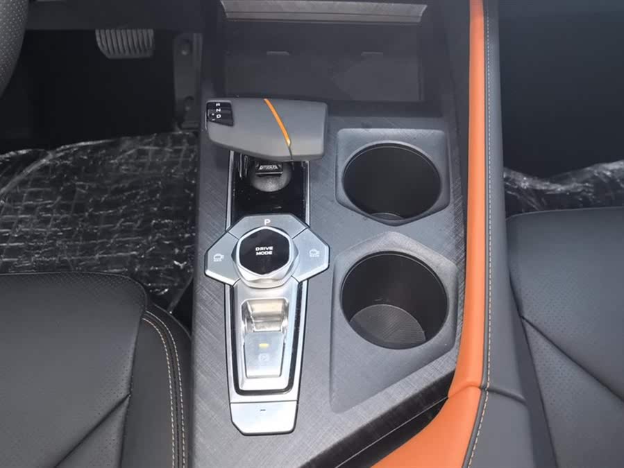Discover undefined undefined Exterior Interior Images.Find all aspects and details of cars.