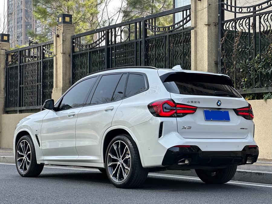 Discover undefined undefined Exterior Interior Images.Find all aspects and details of cars.