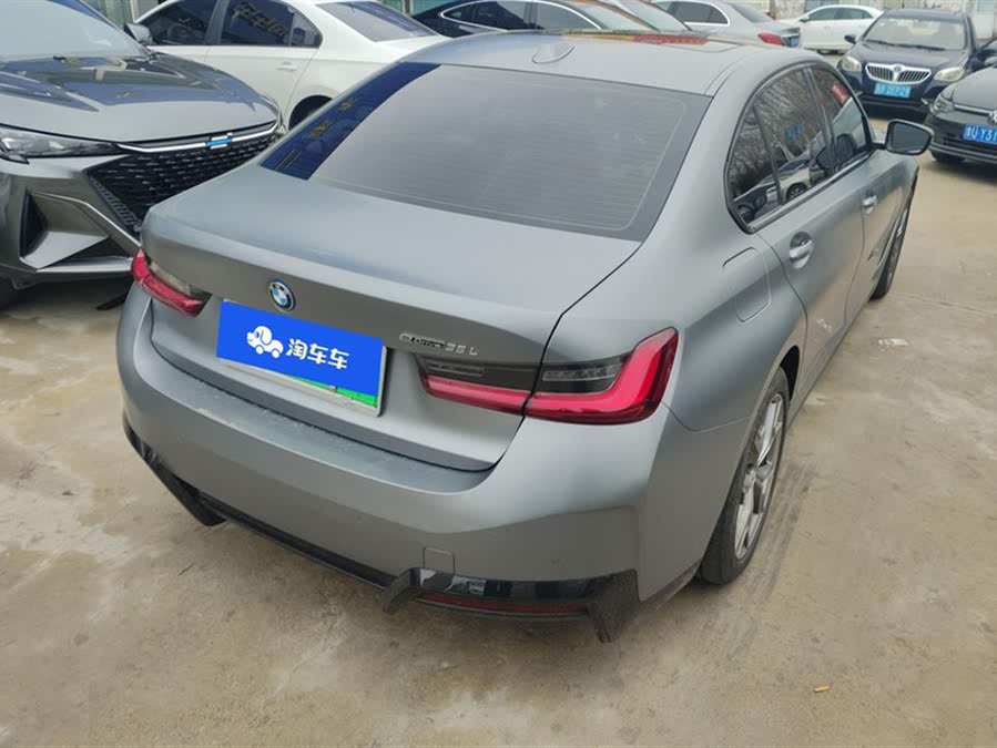 Discover undefined undefined Exterior Interior Images.Find all aspects and details of cars.