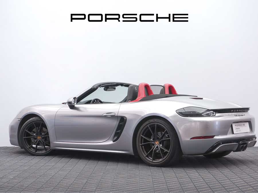 Discover undefined undefined Exterior Interior Images.Find all aspects and details of cars.