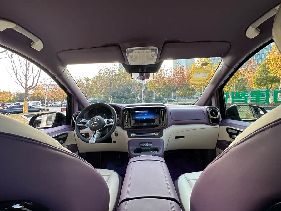 Discover undefined undefined Exterior Interior Images.Find all aspects and details of cars.