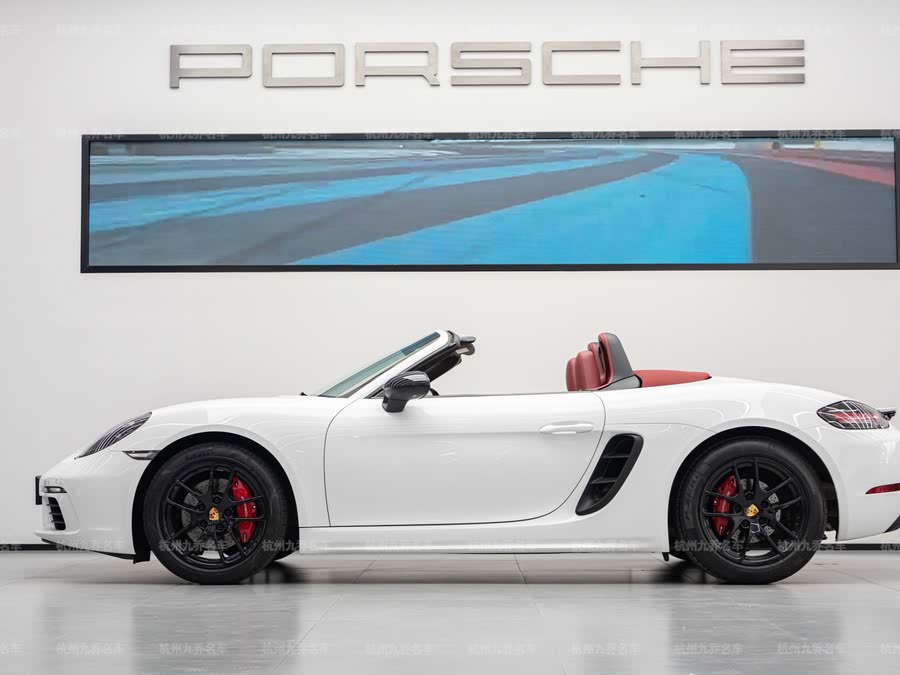Discover undefined undefined Exterior Interior Images.Find all aspects and details of cars.