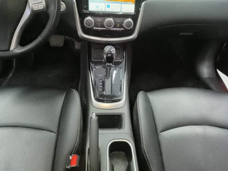 Discover undefined undefined Exterior Interior Images.Find all aspects and details of cars.