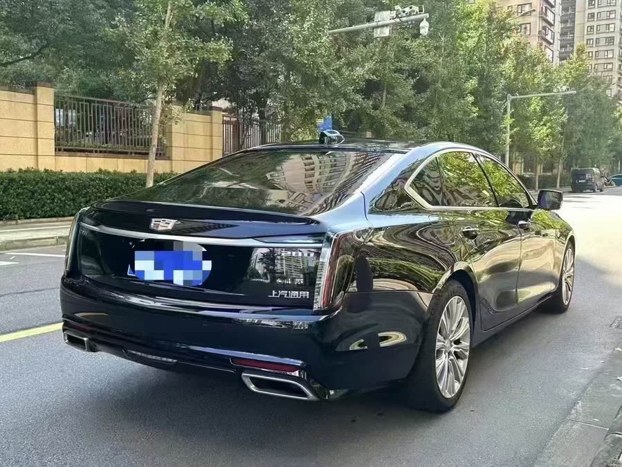 استكشف undefined undefined الصور الخارجية والداخلية. اكتشف جميع جوانب وتفاصيل السيارات.