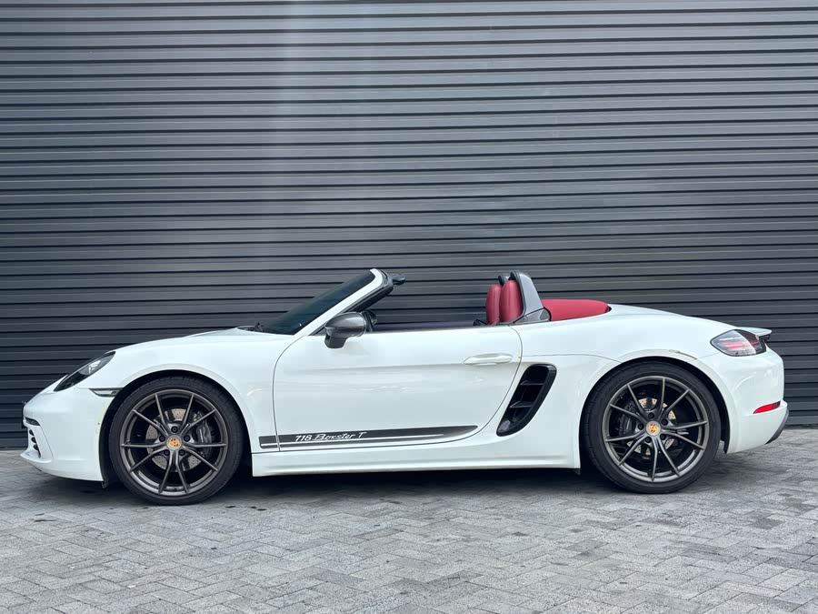 Discover undefined undefined Exterior Interior Images.Find all aspects and details of cars.