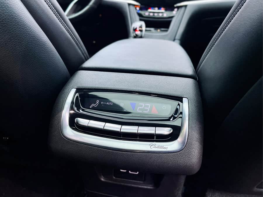 Discover undefined undefined Exterior Interior Images.Find all aspects and details of cars.