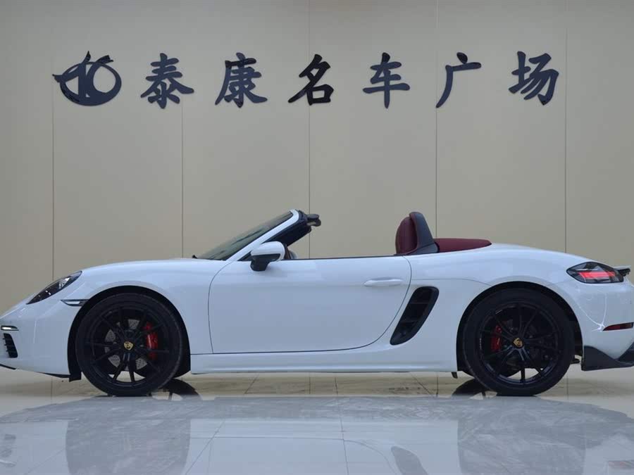 Discover undefined undefined Exterior Interior Images.Find all aspects and details of cars.