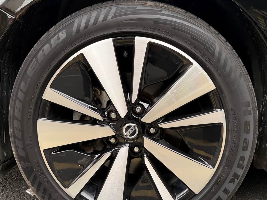 Discover undefined undefined Exterior Interior Images.Find all aspects and details of cars.