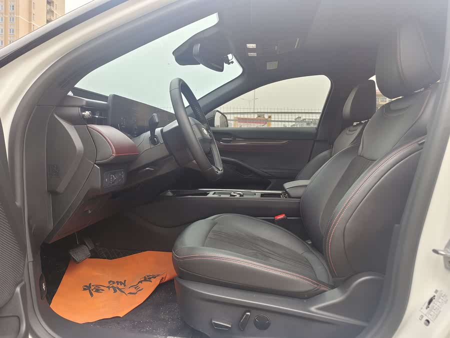 Discover undefined undefined Exterior Interior Images.Find all aspects and details of cars.