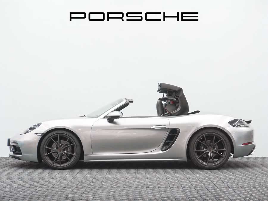 Discover undefined undefined Exterior Interior Images.Find all aspects and details of cars.