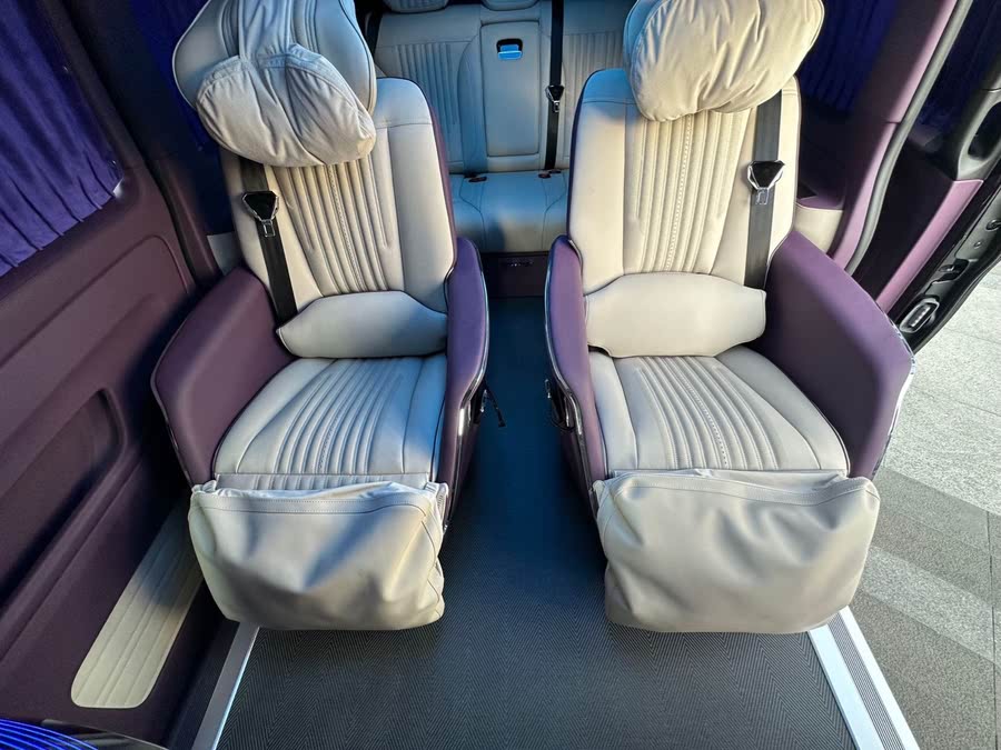 Discover undefined undefined Exterior Interior Images.Find all aspects and details of cars.