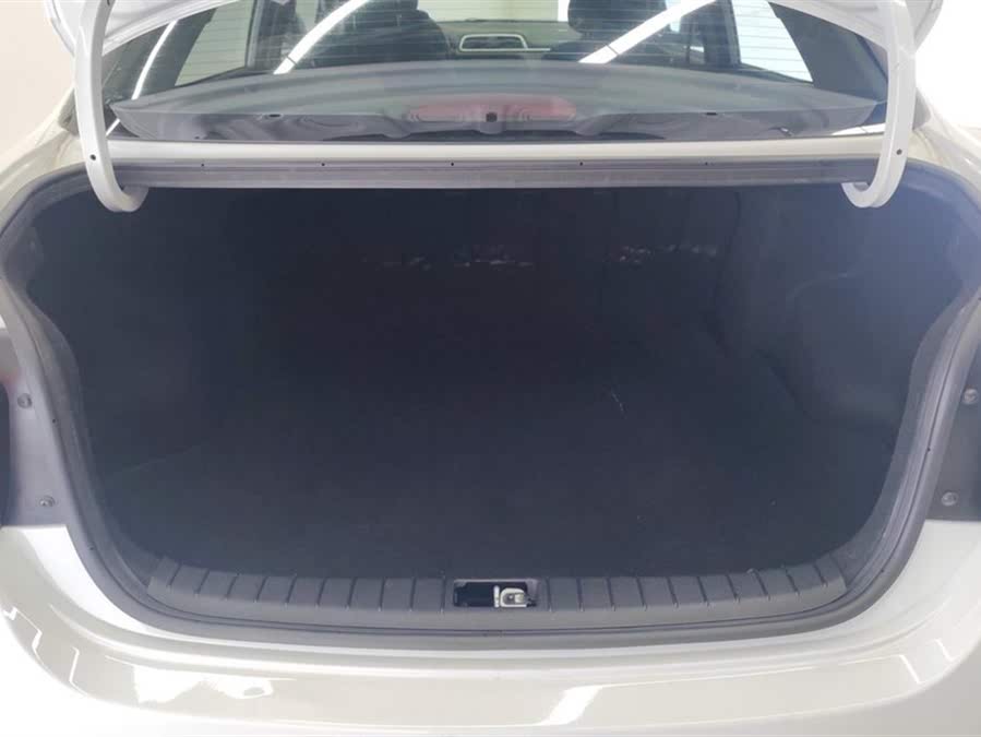 Discover undefined undefined Exterior Interior Images.Find all aspects and details of cars.
