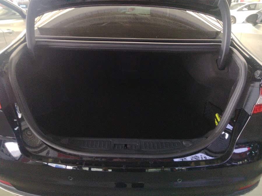 Discover undefined undefined Exterior Interior Images.Find all aspects and details of cars.