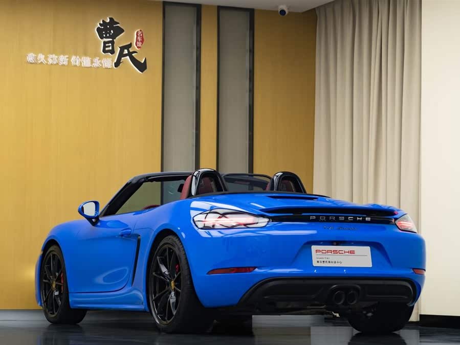 Discover undefined undefined Exterior Interior Images.Find all aspects and details of cars.