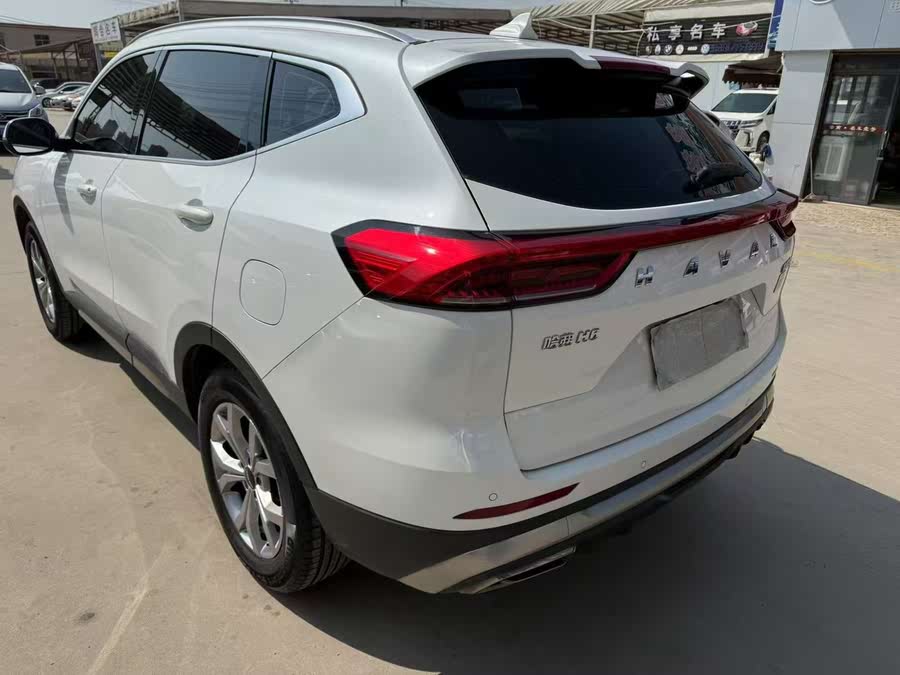 Discover undefined undefined Exterior Interior Images.Find all aspects and details of cars.