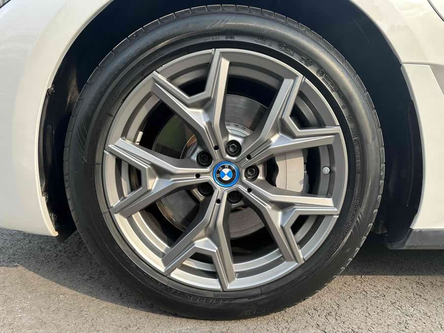 BMW i3 2022 eDrive 35 L