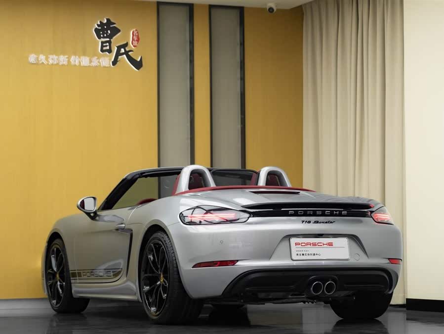 Discover undefined undefined Exterior Interior Images.Find all aspects and details of cars.