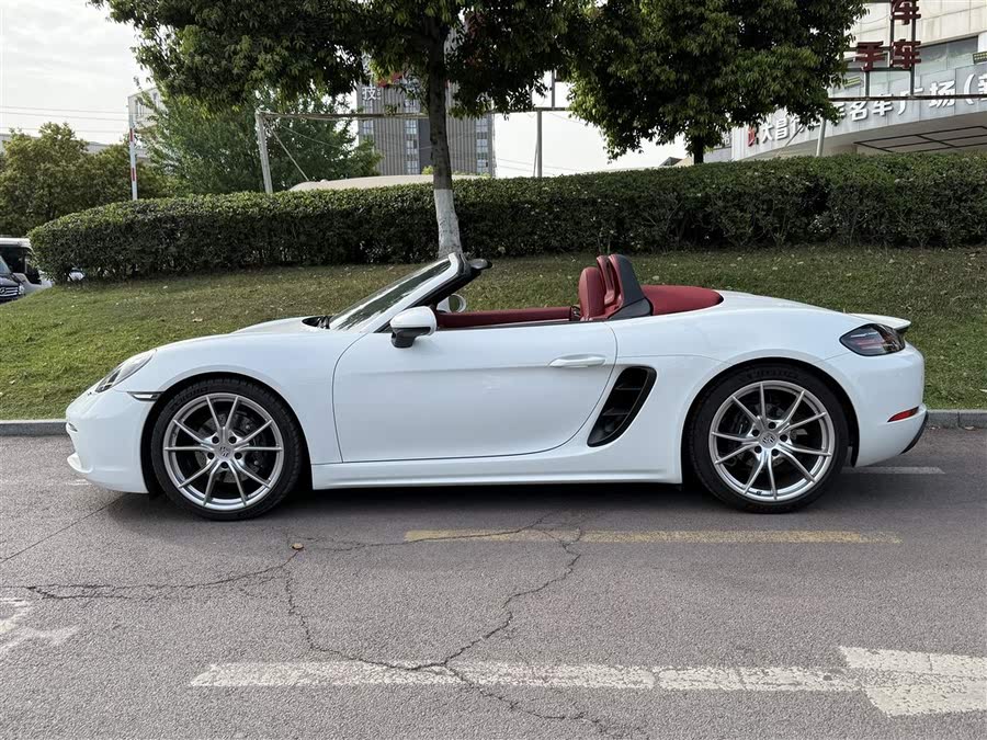 Discover undefined undefined Exterior Interior Images.Find all aspects and details of cars.