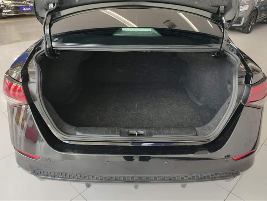 Discover undefined undefined Exterior Interior Images.Find all aspects and details of cars.