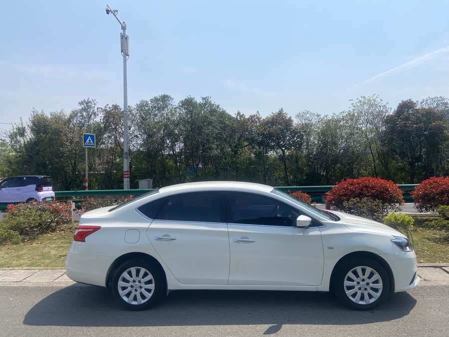 Discover undefined undefined Exterior Interior Images.Find all aspects and details of cars.