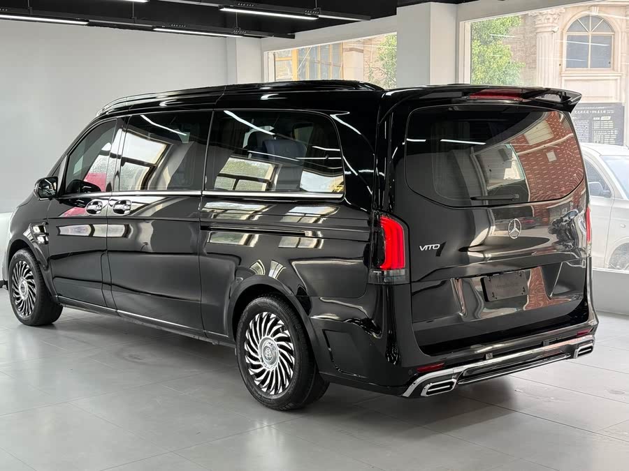 Discover undefined undefined Exterior Interior Images.Find all aspects and details of cars.