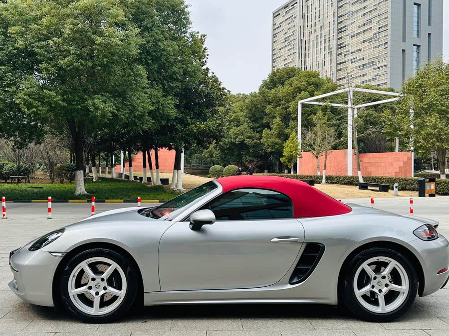 Discover undefined undefined Exterior Interior Images.Find all aspects and details of cars.