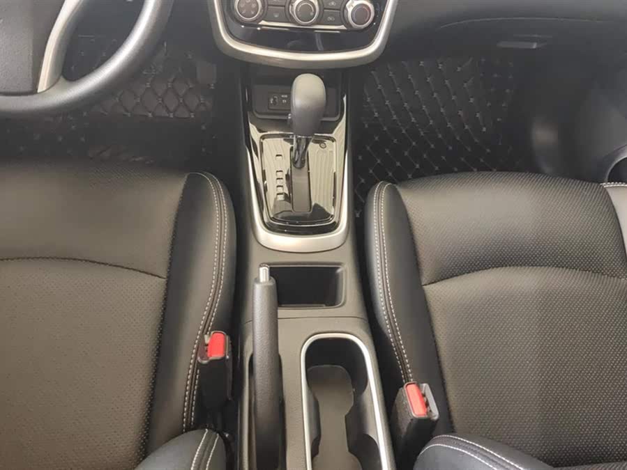 Discover undefined undefined Exterior Interior Images.Find all aspects and details of cars.