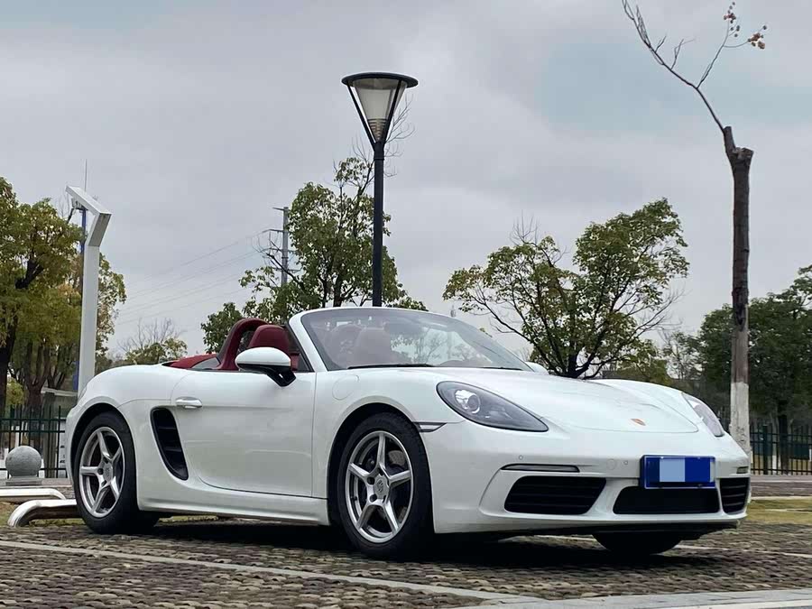 Discover undefined undefined Exterior Interior Images.Find all aspects and details of cars.