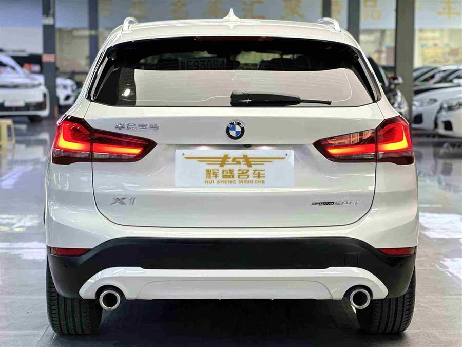 Discover undefined undefined Exterior Interior Images.Find all aspects and details of cars.