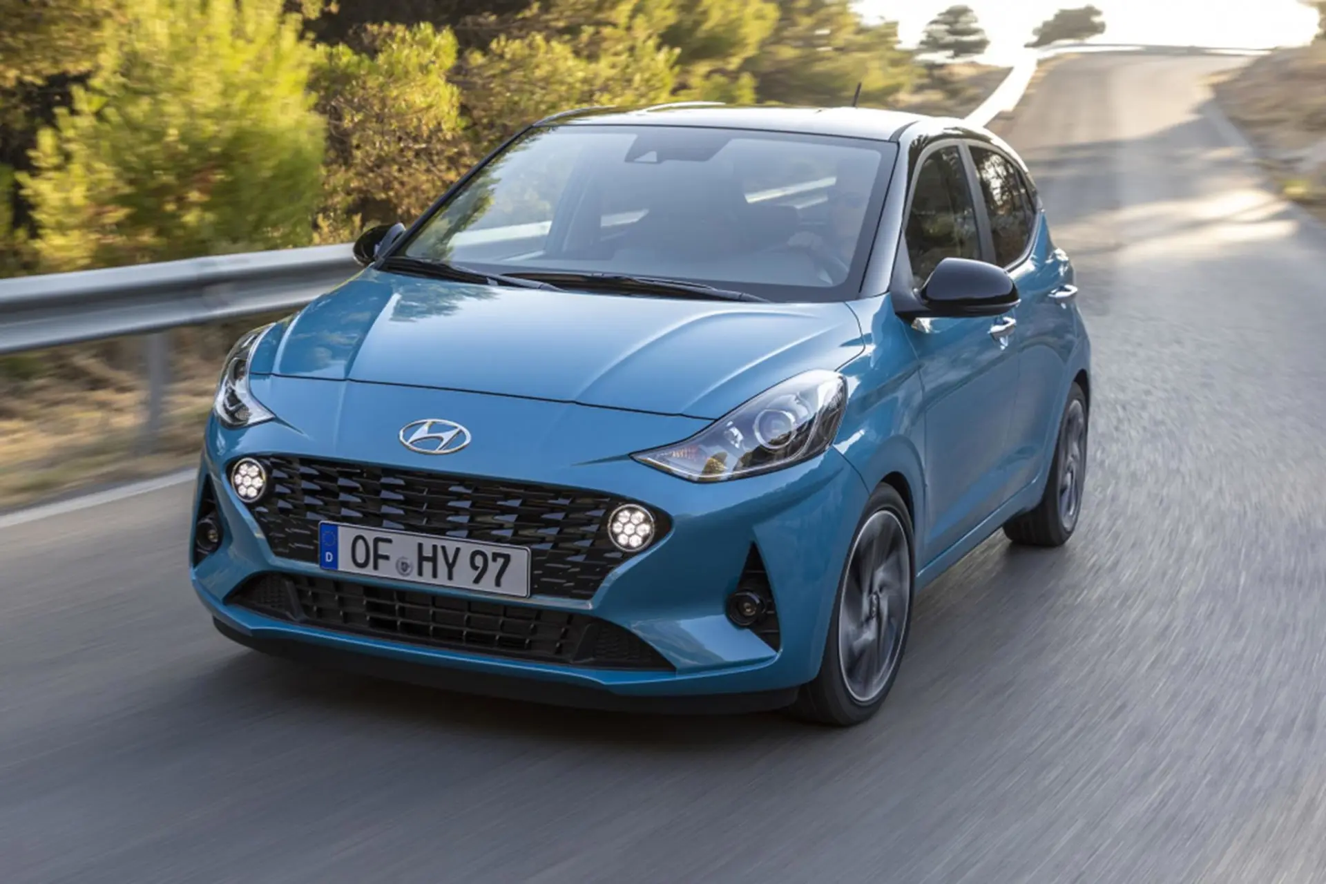 Discover Hyundai Hyundai i10 Hyundai i10 2024 1.0L MPI Exterior Interior Images.Find all aspects and details of cars.