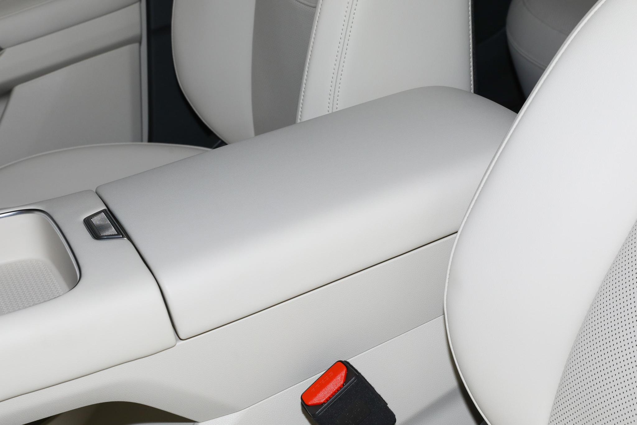 Discover Haval Haval H6 Exterior Interior Images.Find all aspects and details of cars.