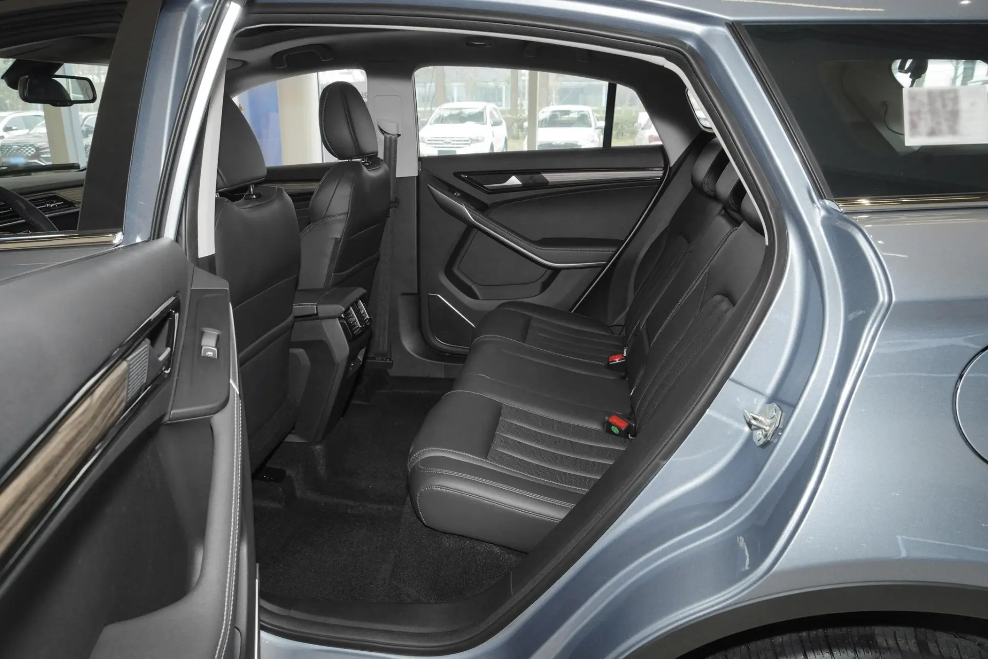 Discover Ford Ford Territory Exterior Interior Images.Find all aspects and details of cars.