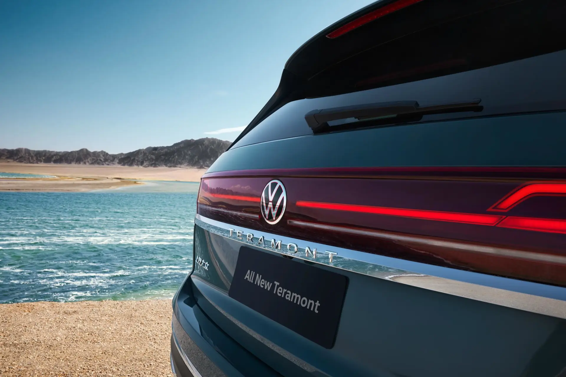 Discover Volkswagen Volkswagen Teramont Exterior Interior Images.Find all aspects and details of cars.