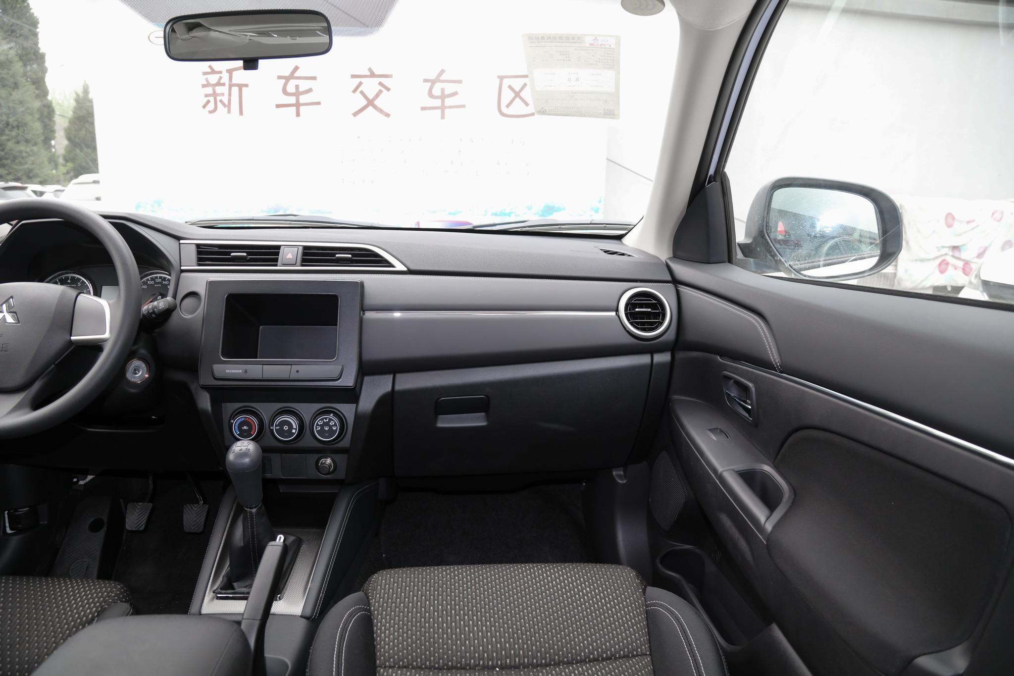 Discover Mitsubishi Mitsubishi ASX Exterior Interior Images.Find all aspects and details of cars.